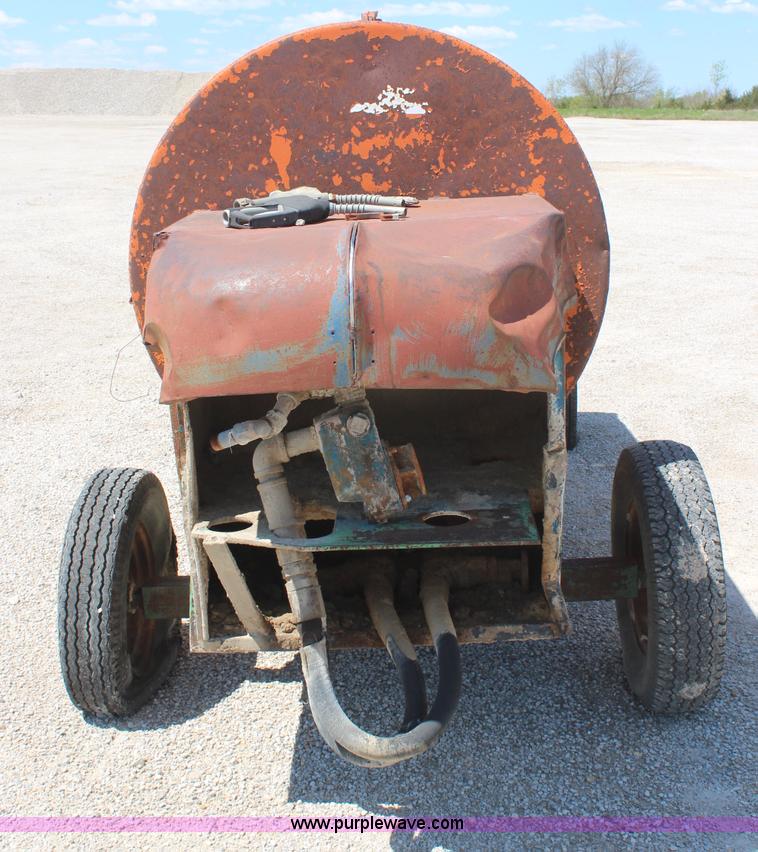 image for item H2638 1,000 gallon fuel tank on running gear