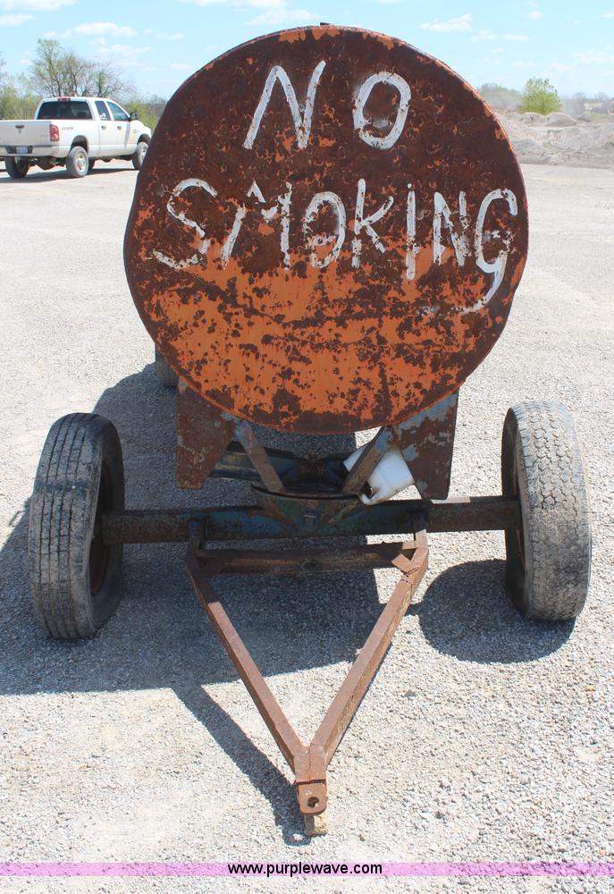 image for item H2638 1,000 gallon fuel tank on running gear