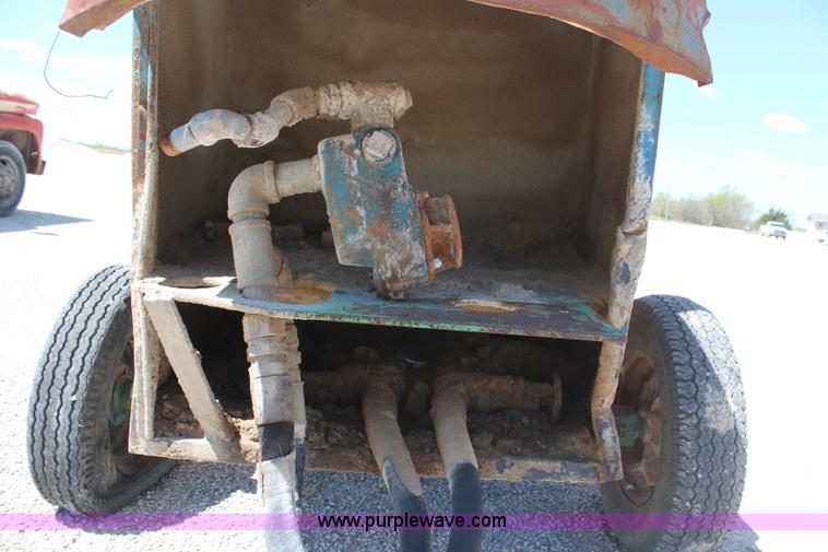 image for item H2638 1,000 gallon fuel tank on running gear