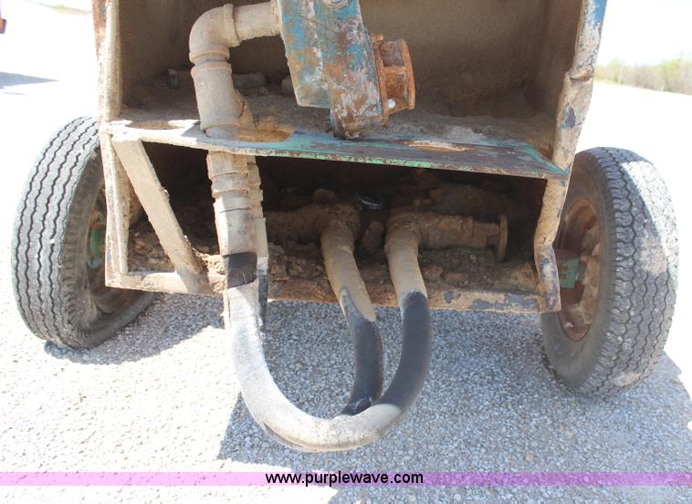 image for item H2638 1,000 gallon fuel tank on running gear