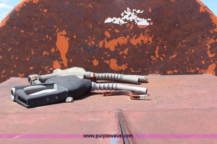 image for item H2638 1,000 gallon fuel tank on running gear