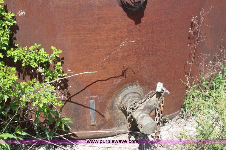 image for item H2642 8,000 gallon upright fuel tank