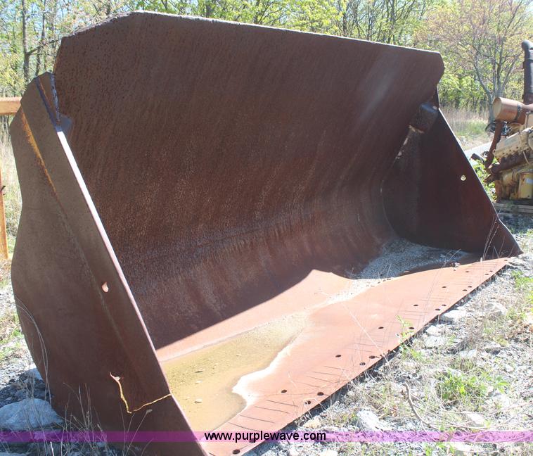 image for item H2643 Caterpillar 980 loader bucket