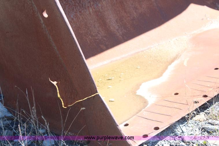 image for item H2643 Caterpillar 980 loader bucket