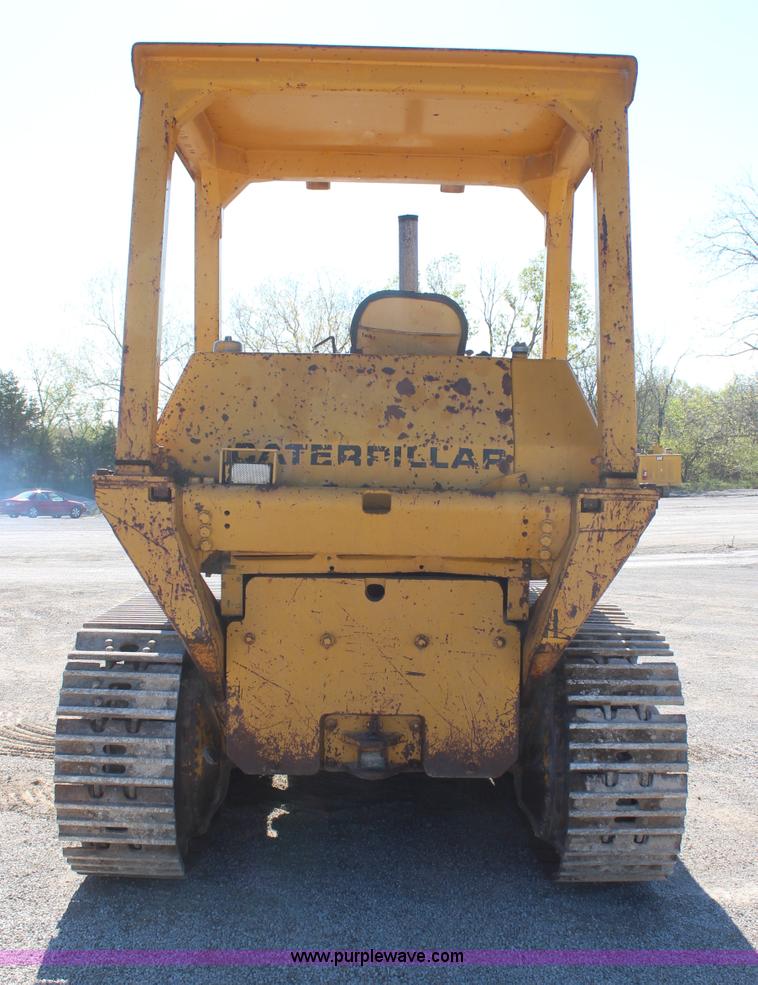 image for item H2644 1974 Caterpillar 977L track loader