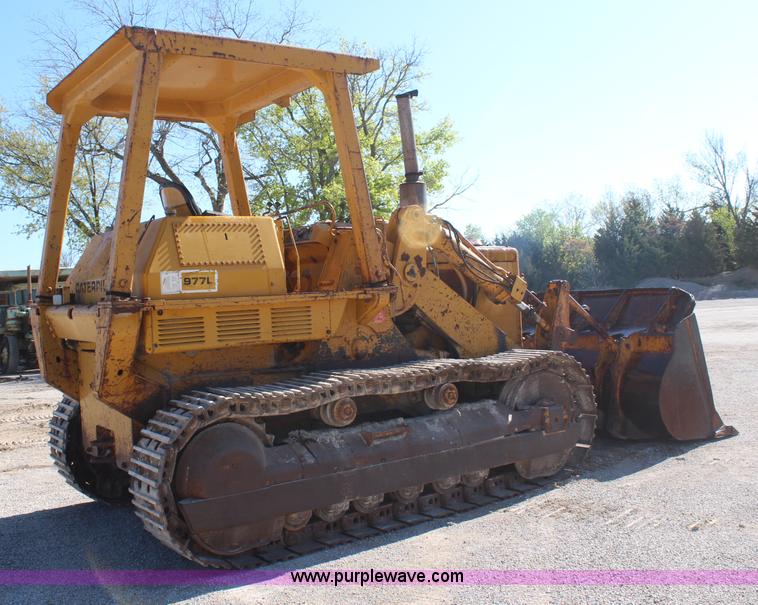 image for item H2644 1974 Caterpillar 977L track loader