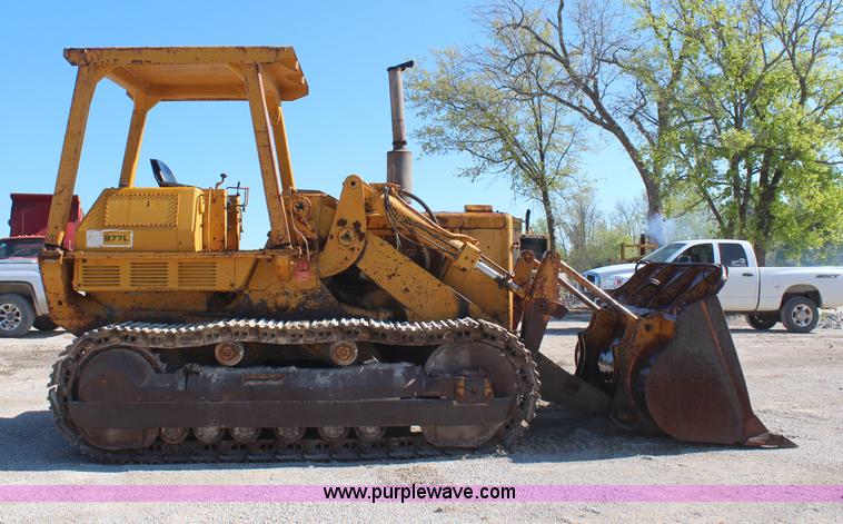 image for item H2644 1974 Caterpillar 977L track loader