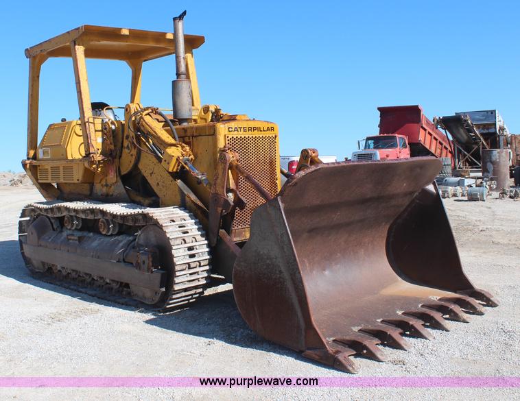 image for item H2644 1974 Caterpillar 977L track loader