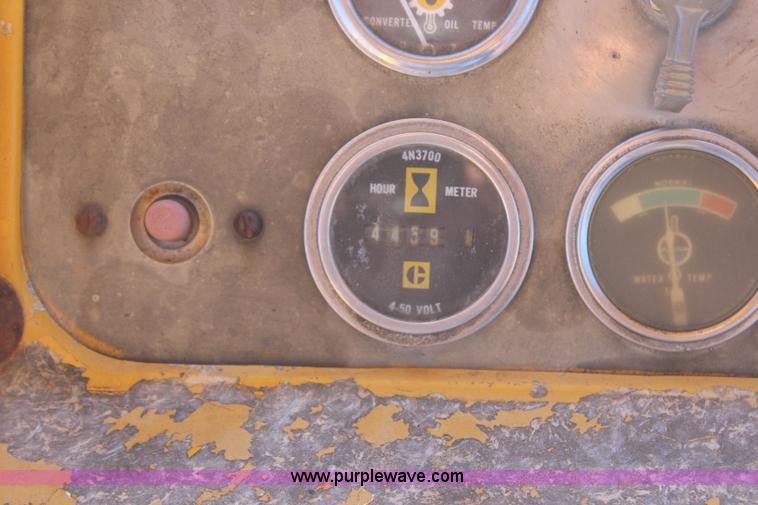 image for item H2644 1974 Caterpillar 977L track loader