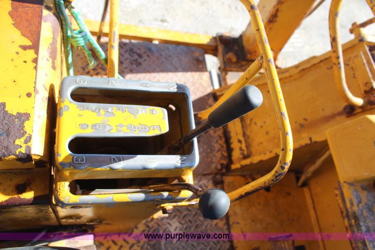 image for item H2644 1974 Caterpillar 977L track loader