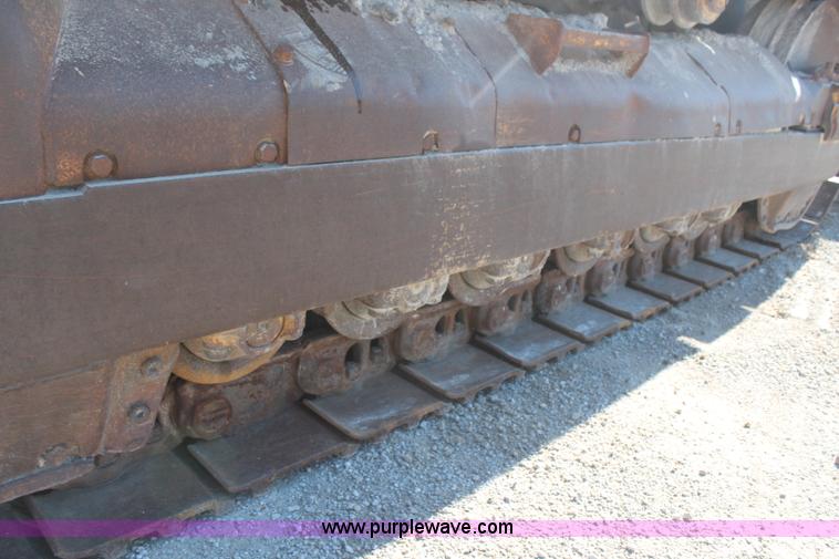 image for item H2644 1974 Caterpillar 977L track loader