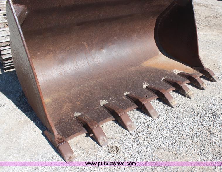 image for item H2644 1974 Caterpillar 977L track loader