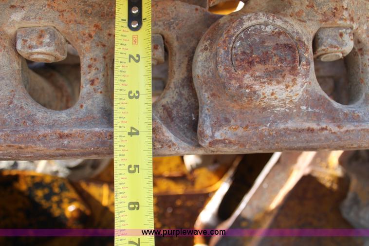 image for item H2644 1974 Caterpillar 977L track loader