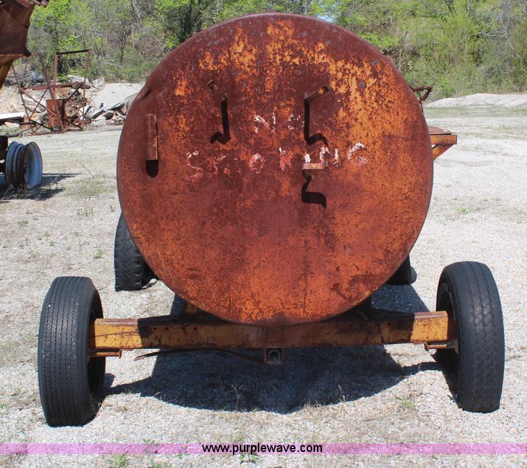 image for item H2645 1,000 gallon fuel tank on running gear
