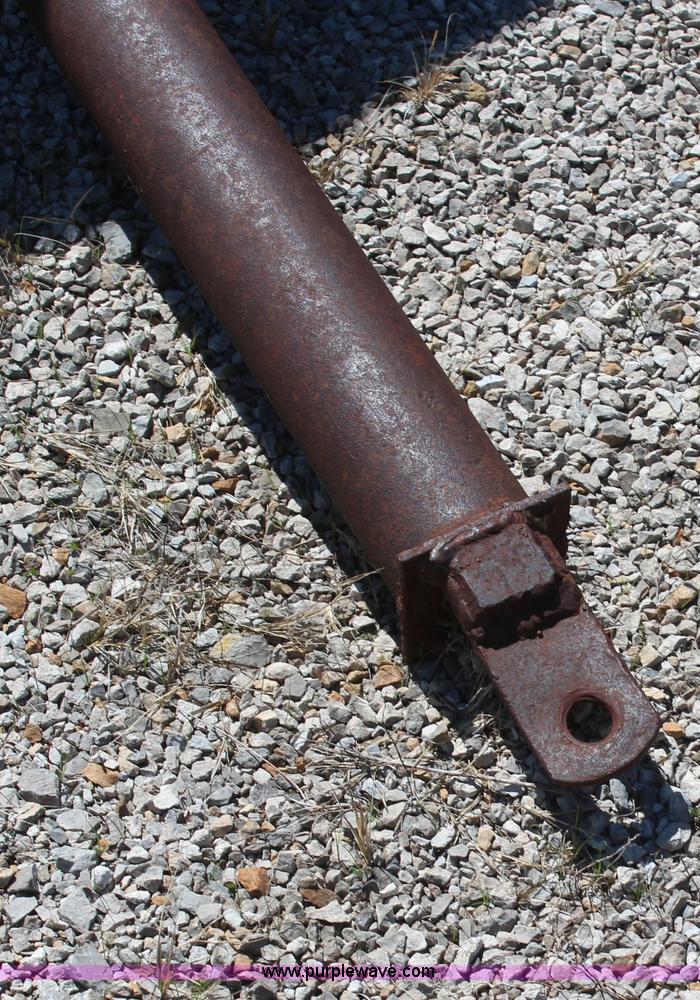 image for item H2645 1,000 gallon fuel tank on running gear