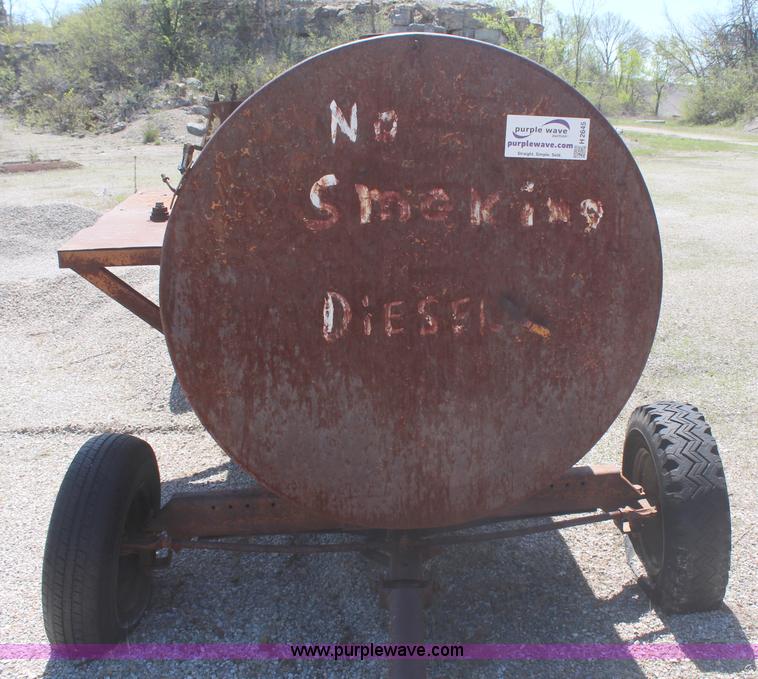 image for item H2645 1,000 gallon fuel tank on running gear