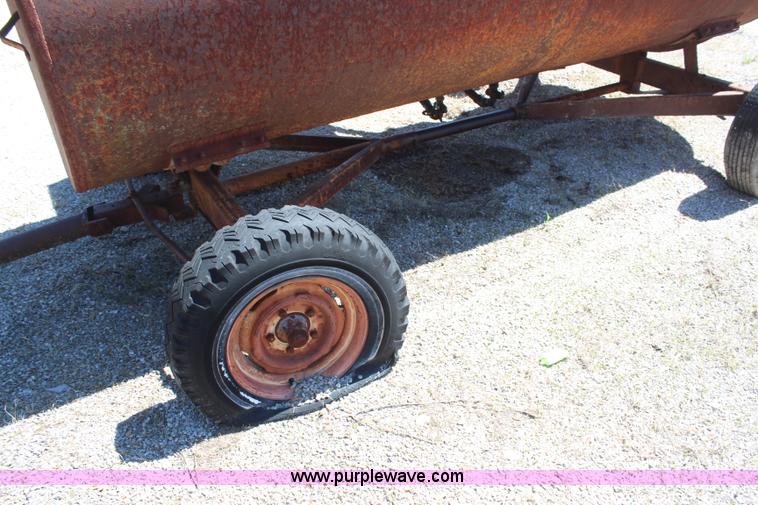 image for item H2645 1,000 gallon fuel tank on running gear