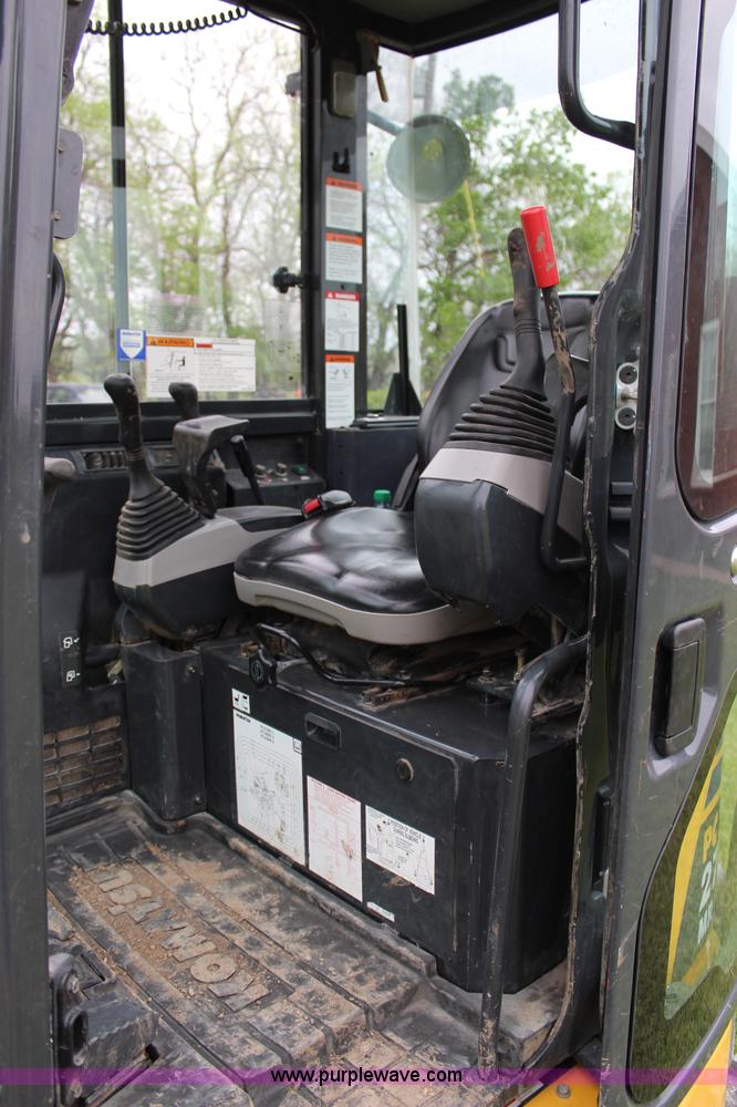 image for item H2658 2008 Komatsu PC27MR-3 mini excavator