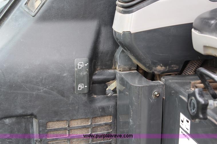 image for item H2658 2008 Komatsu PC27MR-3 mini excavator