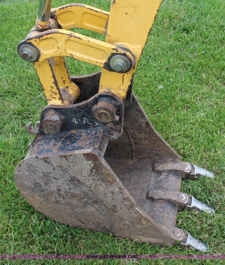 image for item H2658 2008 Komatsu PC27MR-3 mini excavator