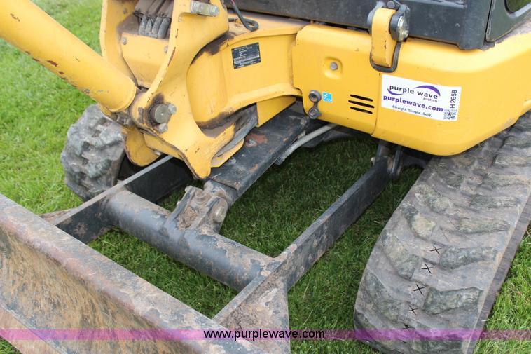 image for item H2658 2008 Komatsu PC27MR-3 mini excavator
