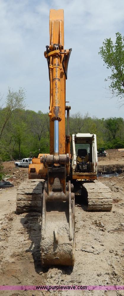 image for item H3429 1995 Hyundai 200LC excavator