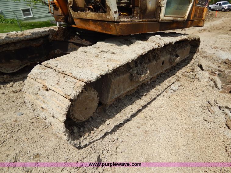 image for item H3429 1995 Hyundai 200LC excavator