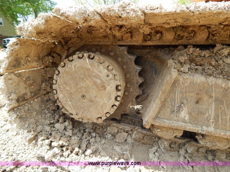 image for item H3429 1995 Hyundai 200LC excavator