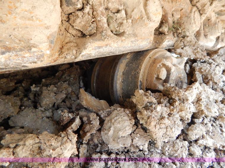 image for item H3429 1995 Hyundai 200LC excavator