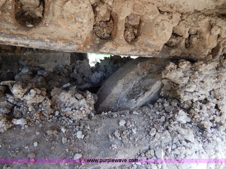 image for item H3429 1995 Hyundai 200LC excavator