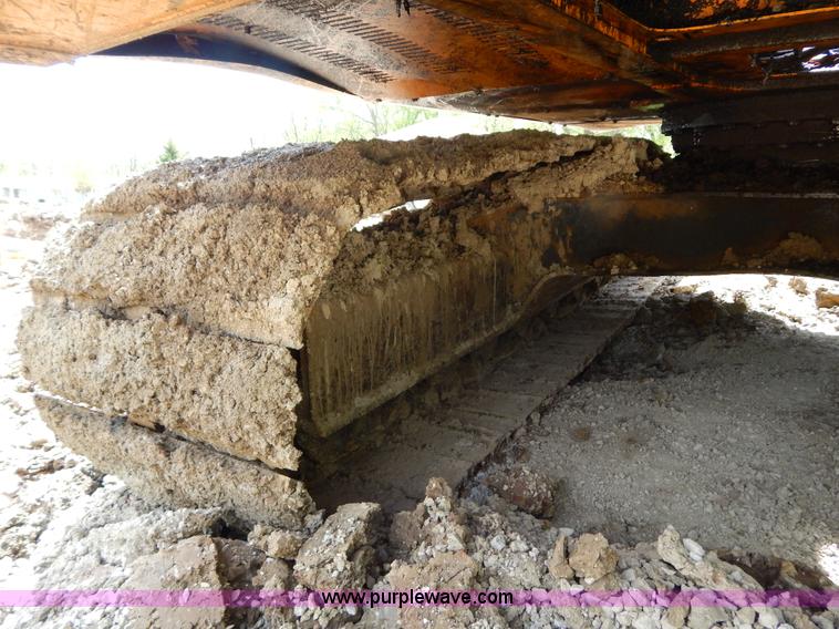 image for item H3429 1995 Hyundai 200LC excavator