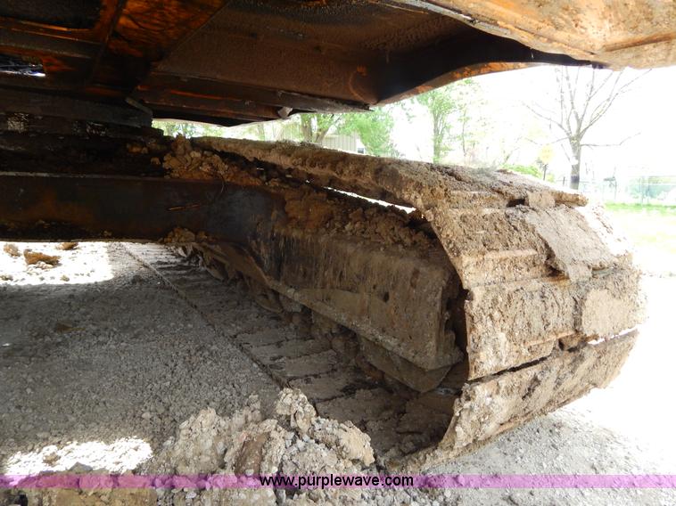 image for item H3429 1995 Hyundai 200LC excavator