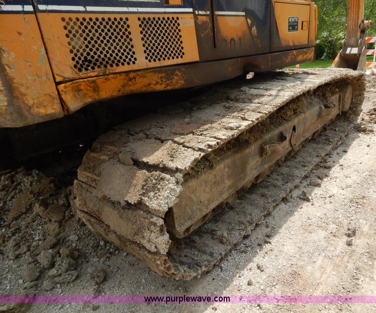 image for item H3429 1995 Hyundai 200LC excavator