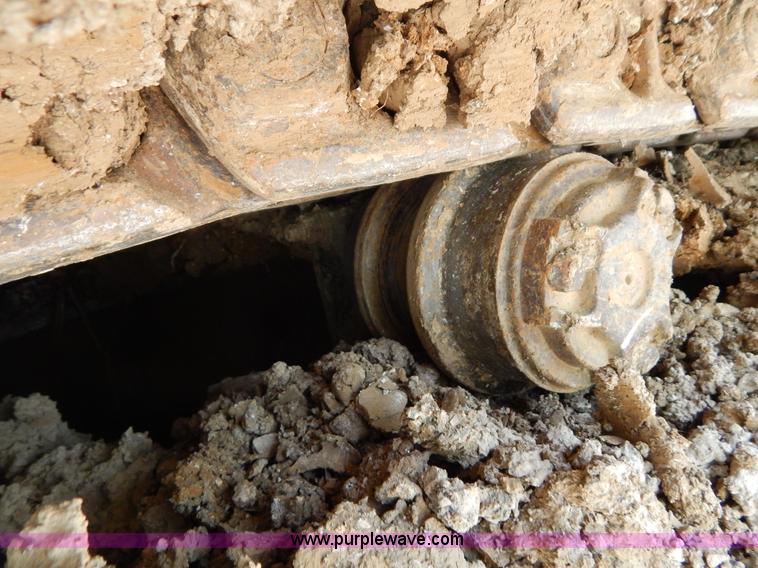 image for item H3429 1995 Hyundai 200LC excavator