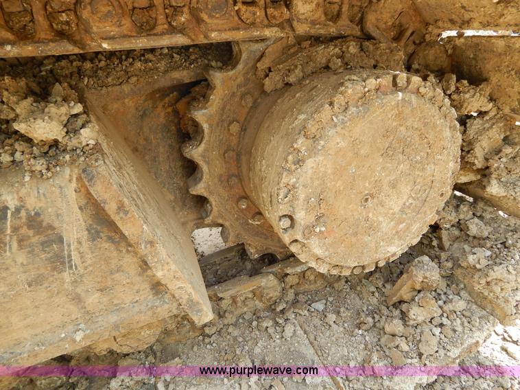 image for item H3429 1995 Hyundai 200LC excavator