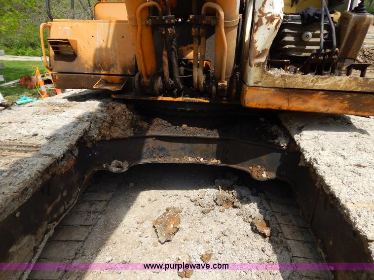image for item H3429 1995 Hyundai 200LC excavator