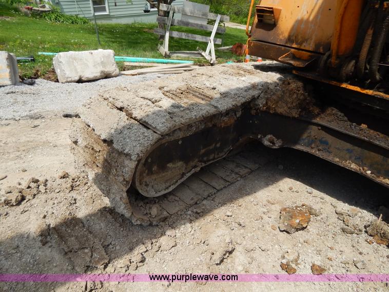 image for item H3429 1995 Hyundai 200LC excavator