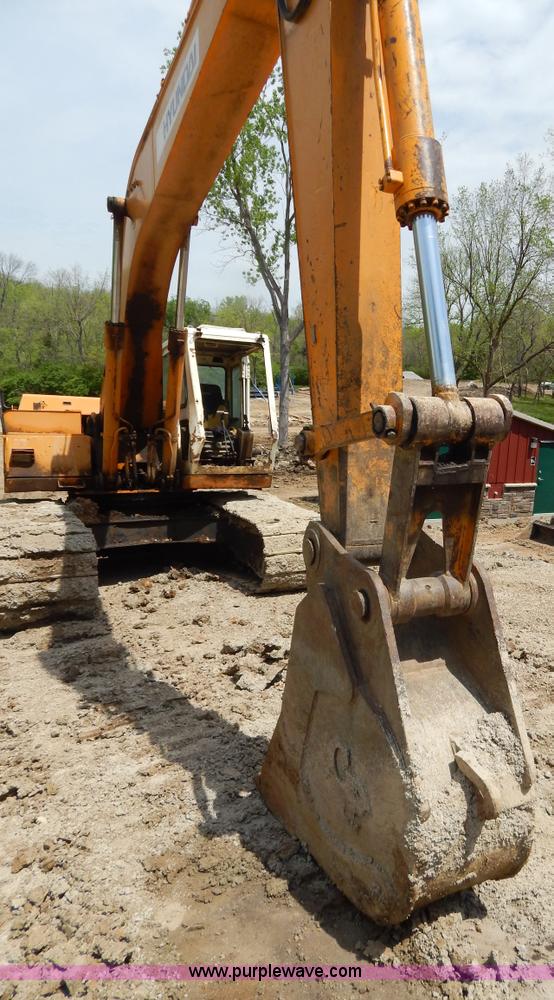 image for item H3429 1995 Hyundai 200LC excavator