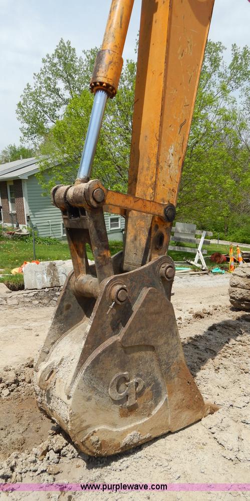 image for item H3429 1995 Hyundai 200LC excavator