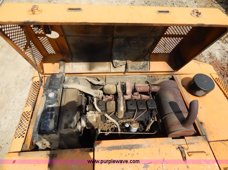 image for item H3429 1995 Hyundai 200LC excavator