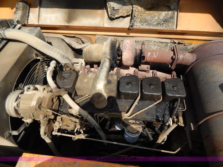 image for item H3429 1995 Hyundai 200LC excavator