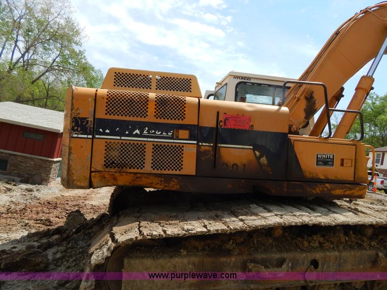 image for item H3429 1995 Hyundai 200LC excavator