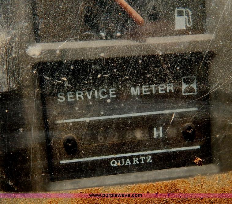 image for item H3429 1995 Hyundai 200LC excavator