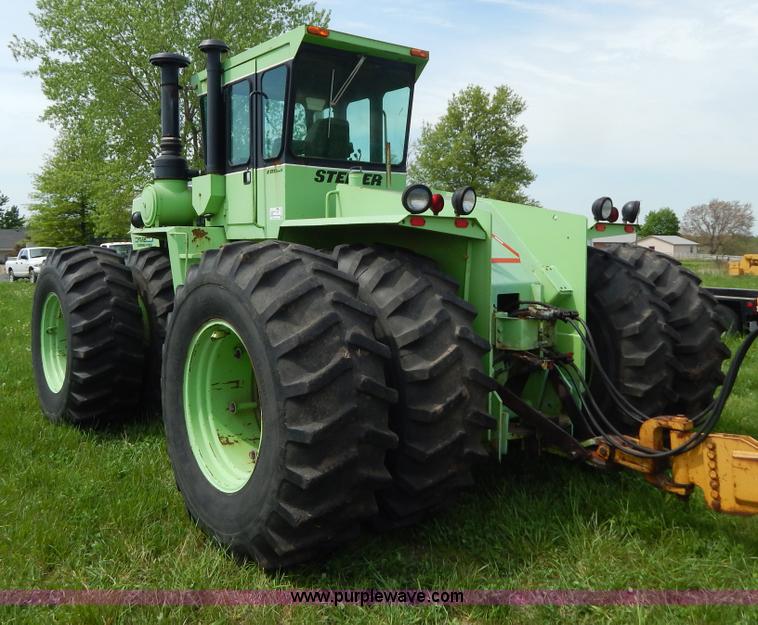 image for item H3430 1981 Steiger Panther III PTA325 4WD tractor
