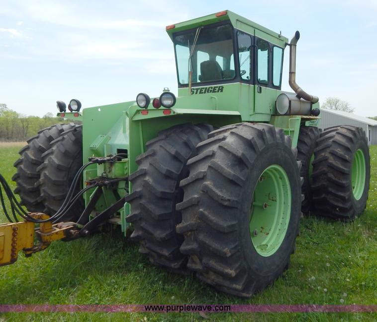 image for item H3430 1981 Steiger Panther III PTA325 4WD tractor