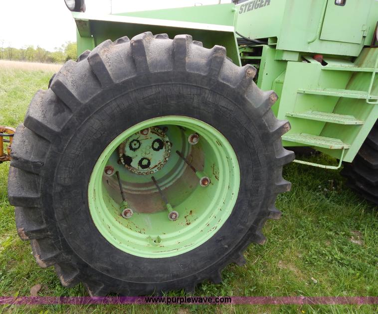 image for item H3430 1981 Steiger Panther III PTA325 4WD tractor