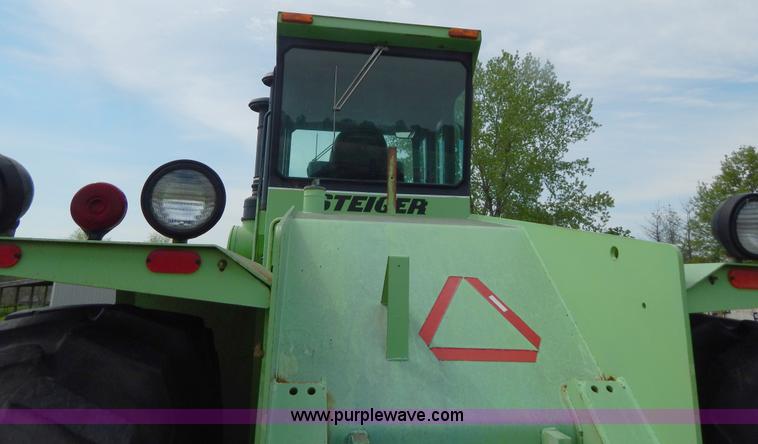 image for item H3430 1981 Steiger Panther III PTA325 4WD tractor