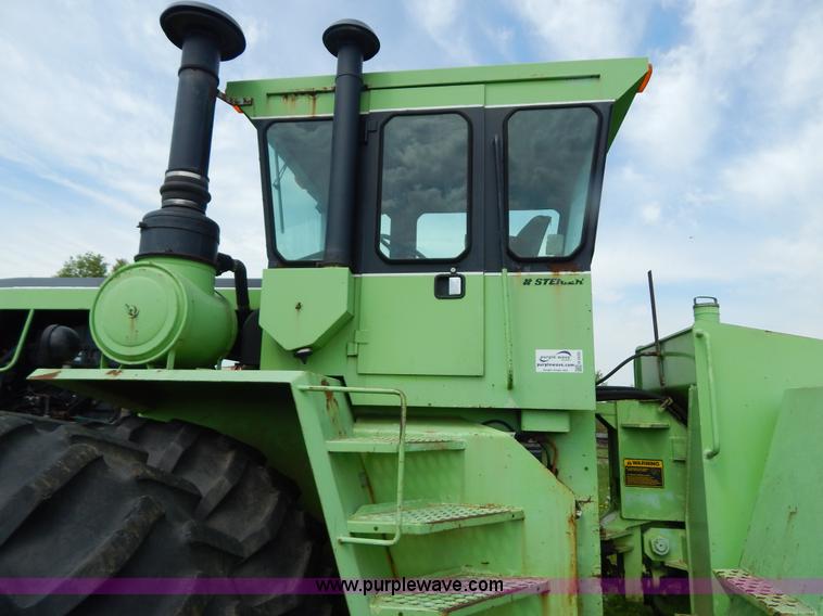 image for item H3430 1981 Steiger Panther III PTA325 4WD tractor