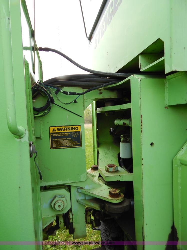 image for item H3430 1981 Steiger Panther III PTA325 4WD tractor