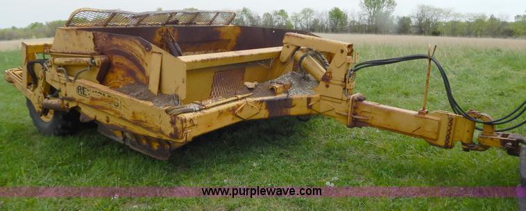 image for item H3431 1999 Reynolds 17CS pull type scraper